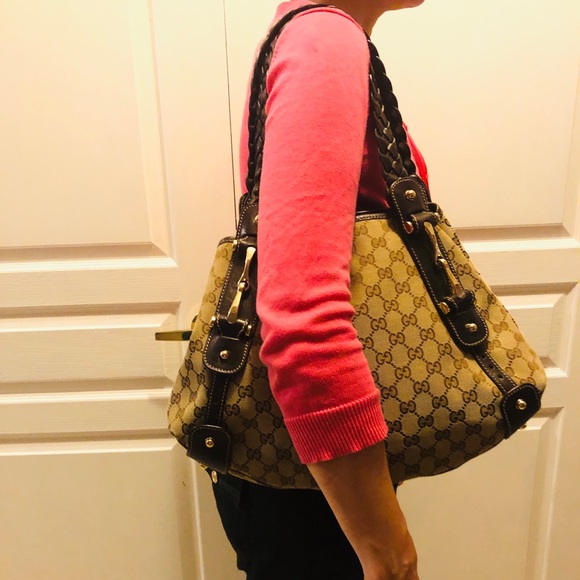 Gucci Pelham Shoulder Bag - Picture 9 of 10